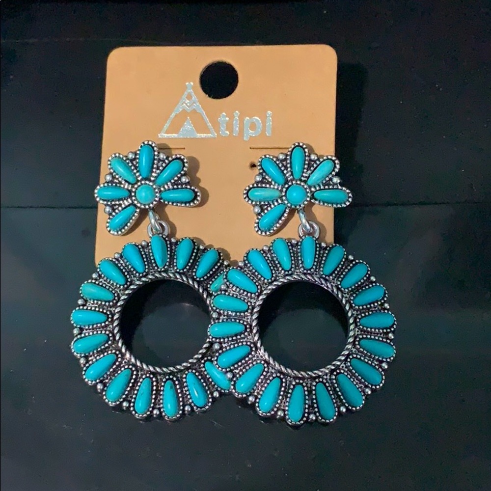 BOUTIQUE Turquoise Detailed Earrings